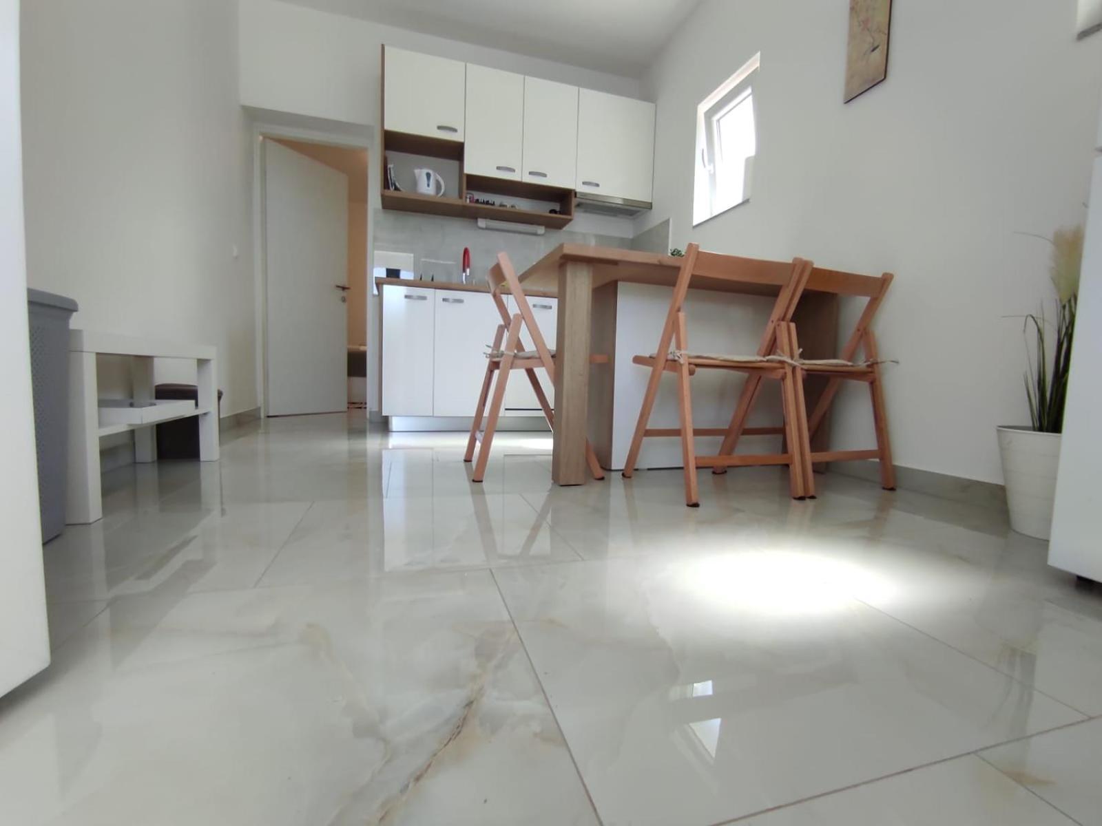 Apartment With Terrace And Garden Pirovac Luaran gambar